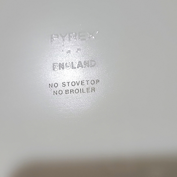 Vintage Made in England PYREX Casserole Dish Brown Floral Vine Pattern - Picture 3 of 9